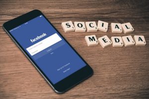 Jak usunąć konto na Facebooku - social media